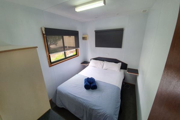 Budget 2 Bedroom Cabin Bedroom 1000Px