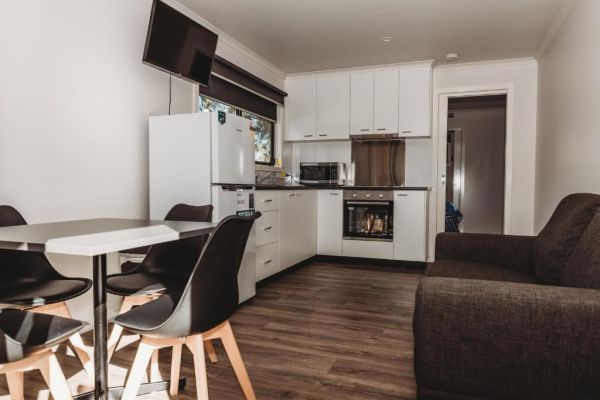 1 Bedroom Deluxe Kitchen