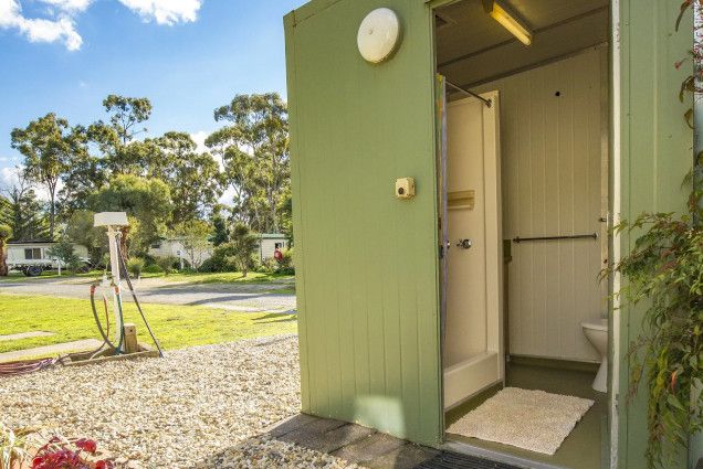 Powered Caravan Site With Ensuite Gday Parks Ararat Grampians
