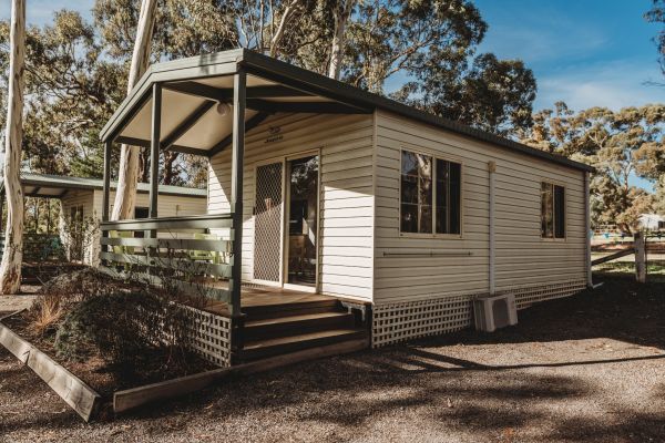 Standard 2 Bedroom Cabin Gday Parks Ararat Grampians